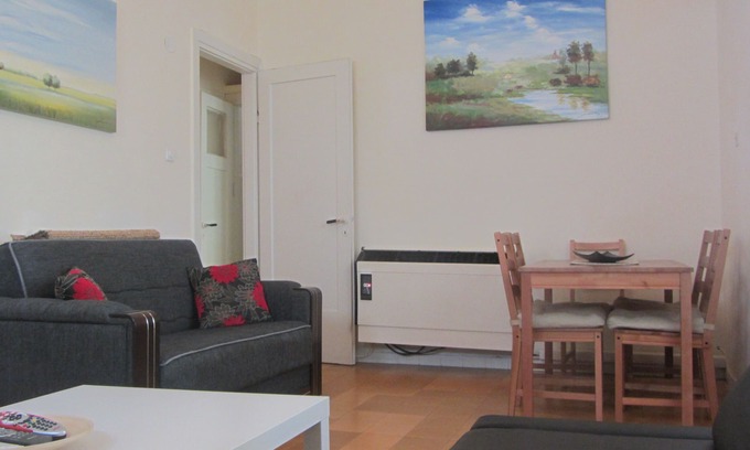 Tel Aviv City Center Apartment | Charming apartment with a balcony in the middle of the city
