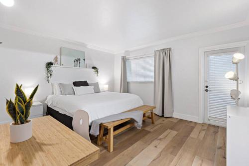 Hendricks and Venice Isles Apartment | Charming Apartment near Las Olas Blvd