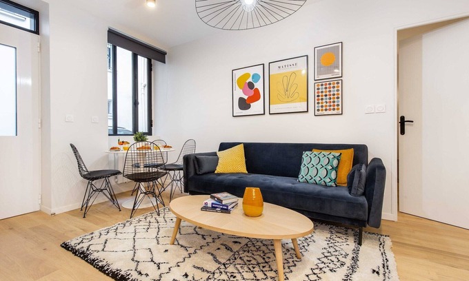 Strasbourg -Saint-Denis Apartment | Charming apartment - 2BR/6P - Grands Boulevards