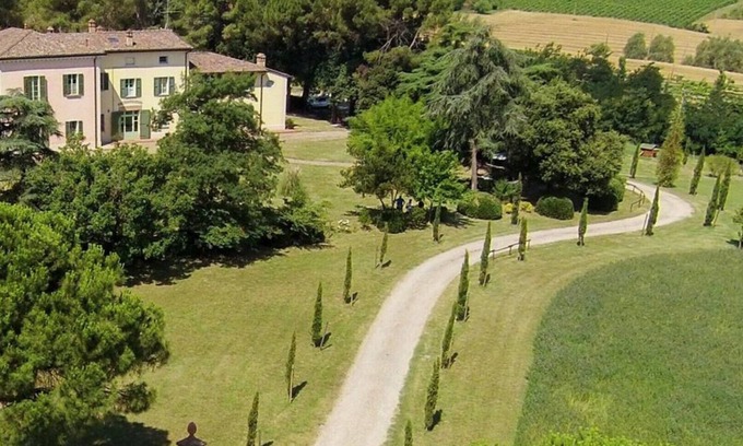 Dozza Apartment | Charming apartment "Antonio" in historical Villa Calanco on the hills of Dozza