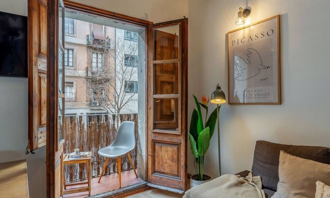Sant Antoni Apartment | Charming apartment city center