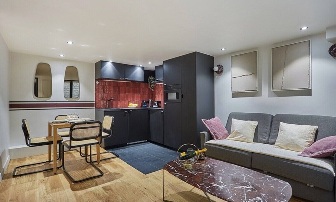 Madeleine Apartment | Charming Apartment Faubourg St Honore Madeleine