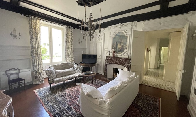 La Rochelle City Centre Apartment | Charming apartment, with parking, garden, historic heart of La Rochelle