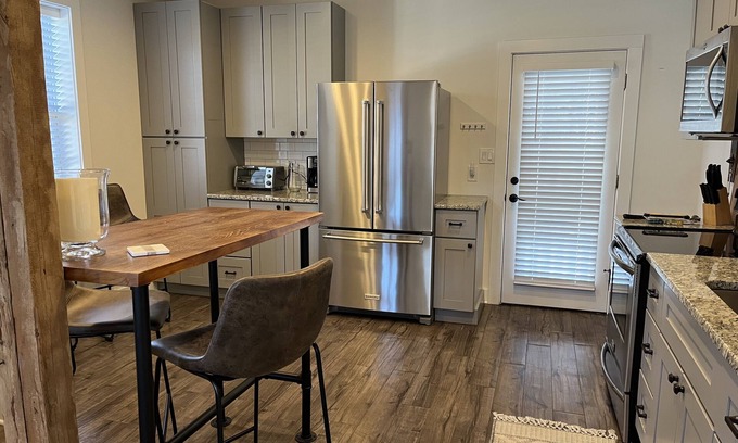 Flemington Apartment | Charming Apartment in Flemington
