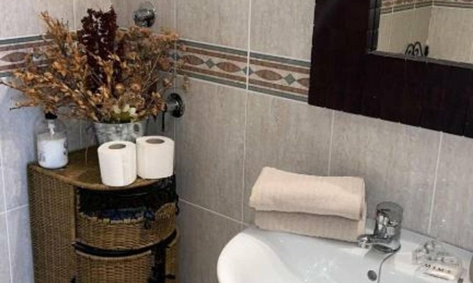 Villanua Apartment | Charming Apartment in Villanúa: Near Ski Slopes, Parking, 2 Bedrooms