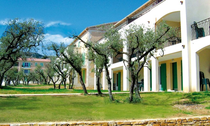 Paradou Apartment | Charming Apartment in Provence with Terrace
