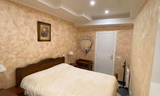 Tarascon Apartment | Charming apartment in the heart of Tarascon