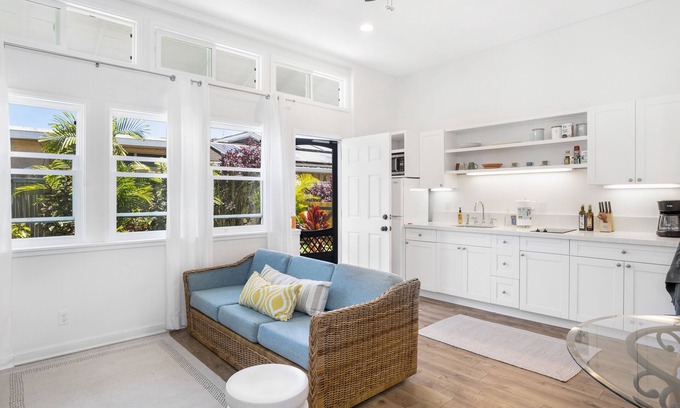 Kailua Apartment | 🌺 Charming Apartment in Prime Location – Steps from Kailua Beach & Town 🌺