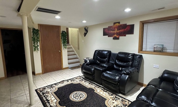 Cragin House | Charming apartment king bed with AC, WiFi