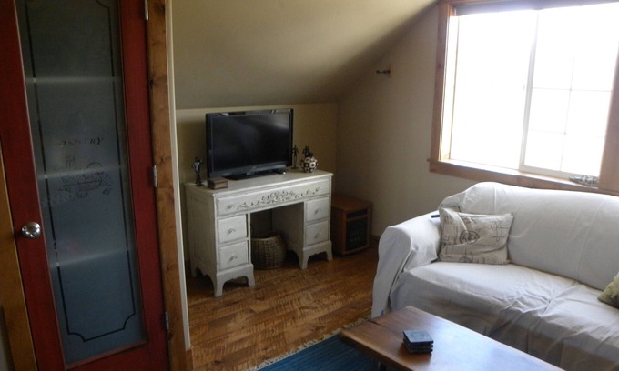Creston Apartment | Charming apartment near Kalispell and Glacier Park, with gorgeous views.