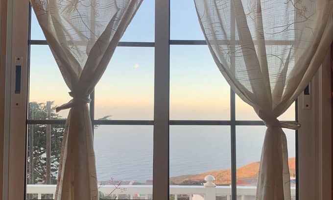 Mocanal Apartment | Charming Apartment with Stunning Sea Views in El Mocanal