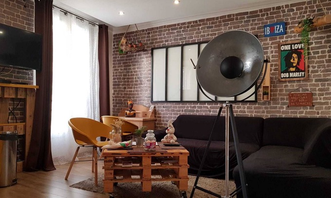 Saint-Ouen Apartment | Charming atypical apartment