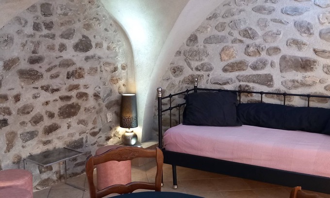 Baratier Apartment | Charming atypical apartment on the ground floor