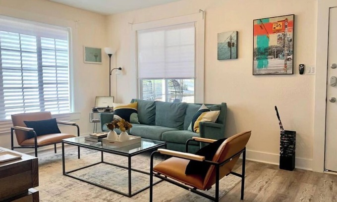 Hancock House | Charming Austin Cottage, Work/Vacation Lifestyle