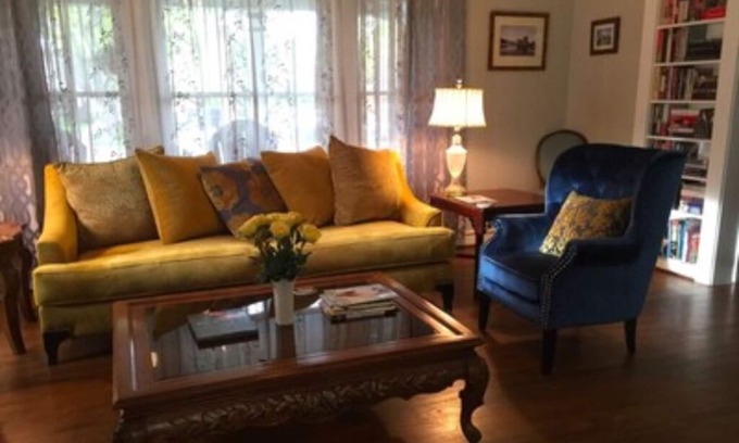 Lodi Bed & Breakfast | Charming B&B in the heart of Lodi, CA (Bordeaux Suite)
