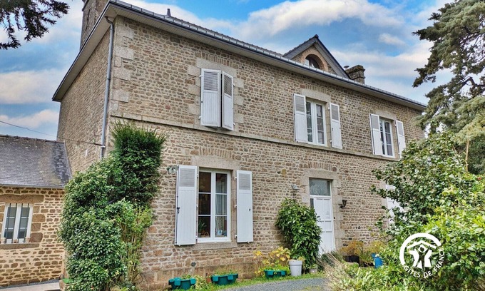 Niort-la-Fontaine Bed & Breakfast | Charming B&B in Historic Niort la Fontaine - Peaceful Stay with Scenic Hikes Nearby