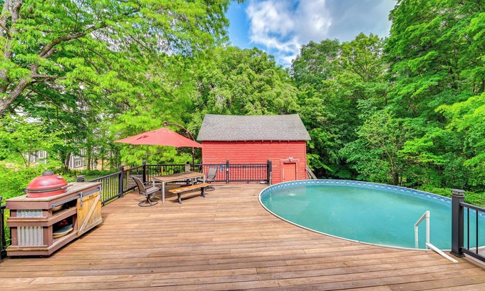 Ballston Spa House | Charming Ballston Spa Home w/Sauna & Private Pool