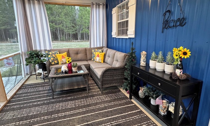Clarendon House | Charming Barndo in a Peaceful, Natural Setting
