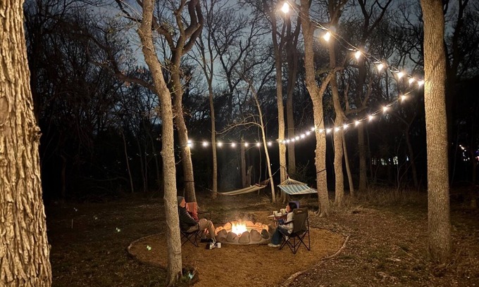 Weston House | Charming barndominium with 2 bedrooms and WiFi, AC with firepit in the woods.