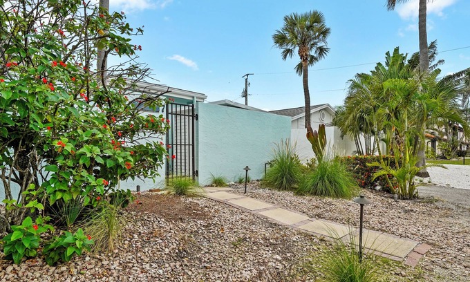 Sarasota Cottage | Charming Beach Bungalow with Private Pool and steps away from the Beach!