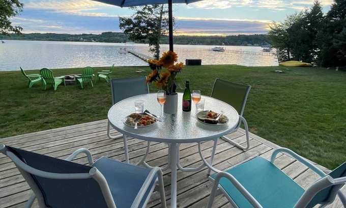 Lake Leelanau House | Charming beach house on Lake Leelanau. Includes kayaks and a fireplace.