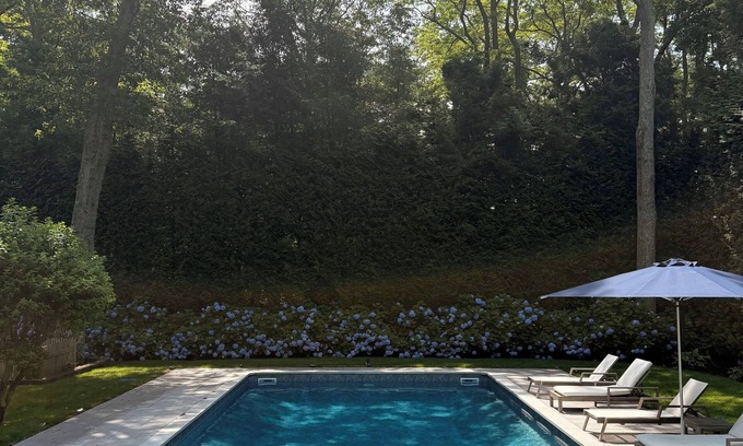 Wainscott House | Charming Beach House! Walk to a quaint farmstand and Wainscott beaches