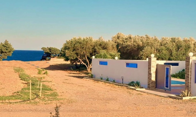 Gennadi House | Charming Beach House with private pool in South Rhodes, Beach Pearl