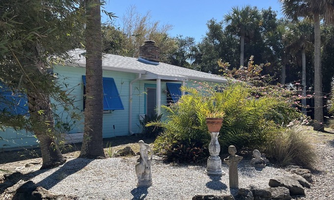New Smyrna Beach House | Charming Beachside Cottage in New Smyrna Beach