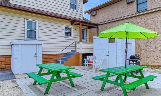 Seaside Heights Apartment | Charming Beach Block 2-bedroom apartment in Seaside Heights with WiFi, AC