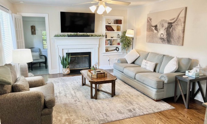 Beaufort House | Charming Beaufort Retreat Entire Home Just Minutes from Downtown & Parris Island