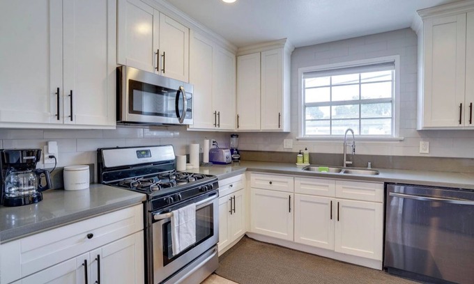 Gardena House | Charming Beauty Gardena Retreat for Family Getaway