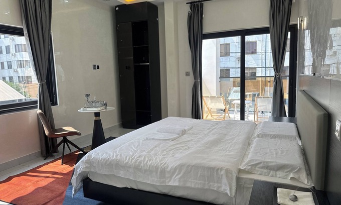 Brazzaville Bed & Breakfast | Charming bed & breakfast with WiFi and AC in quaint Brazzaville