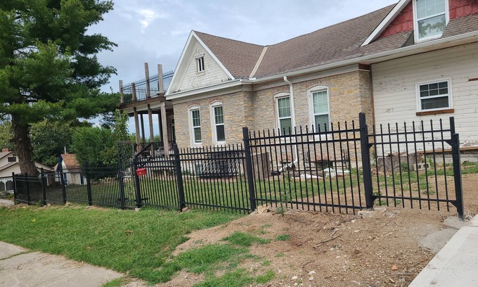 Kansas City House | Charming bedroom in a vintage house with AC, WiFi in fantastic Kansas City