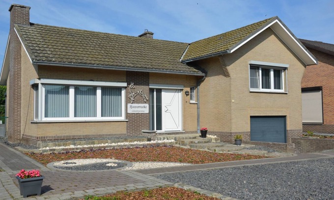 Opglabbeek House | Charming Belgian Getaway, vakantiewoning in Oudsbergen - 3 Bedrooms & Garden