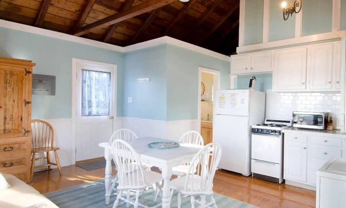 Block Island Cottage | Charming Block Island Cottage with Pond