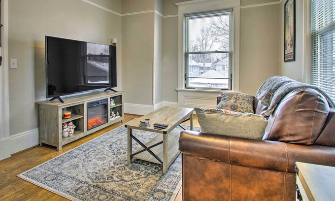 Bloomington Apartment | Charming Bloomington Apt w/Walkable Location