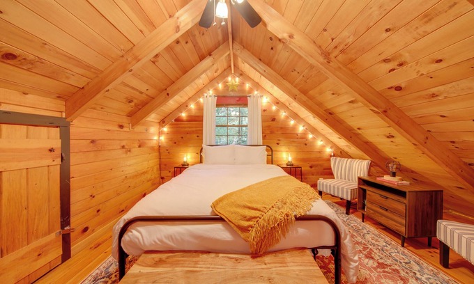 Hidden Lake Cabin | Charming Blue Ridge Mountain Cabin w/Hot Tub