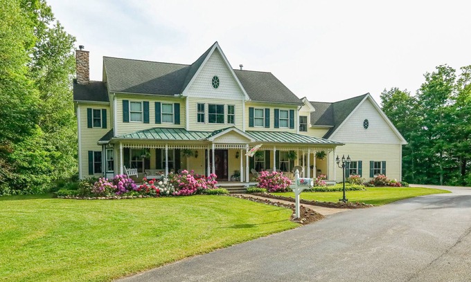 McKean Bed & Breakfast | Charming BnB on private estate with pool: Room #3