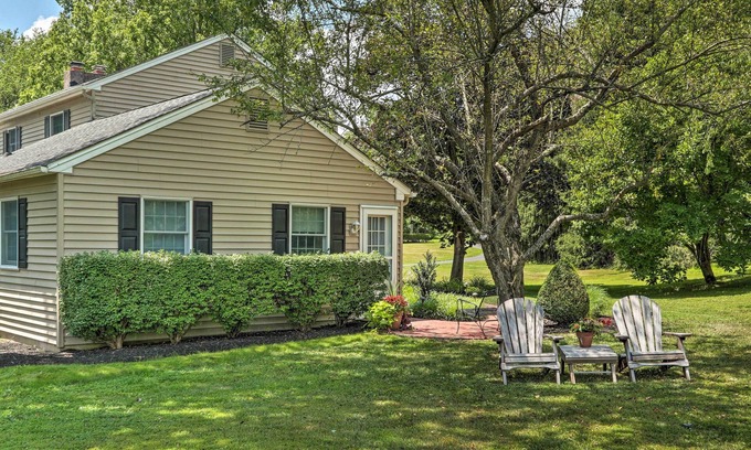 Newtown Apartment | Charming Bucks County Retreat ~ 4 Mi to Downtown!