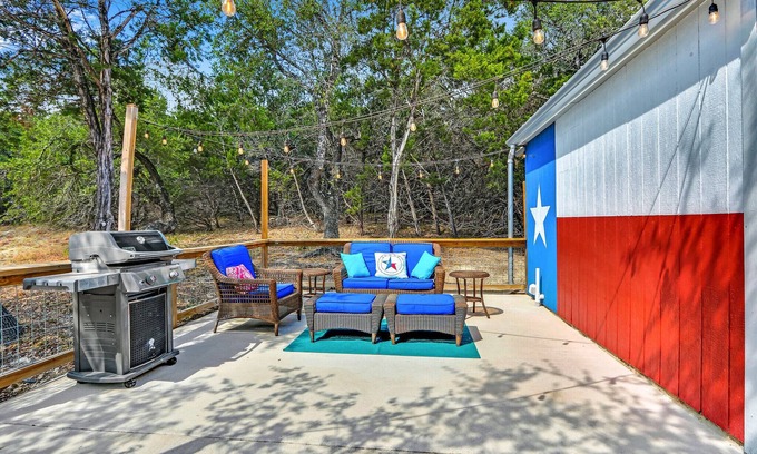 Bulverde House | Charming Bulverde Farmhouse | Near San Antonio, Patio, BBQ, Hill Views