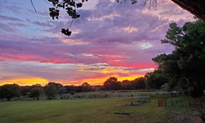 Medanales House | Charming Bunkhouse on a working Ranch in Northern New Mexico!