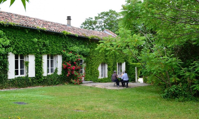 Lignieres-Sonneville Cottage | Charming Cottage in Cognac Vineyards with Pool, Fireplace & Enclosed Garden