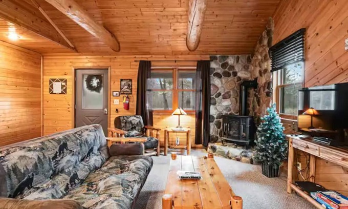 New Lisbon Cabin | Charming cabin 4 out of 7 in New Lisbon - perfect getaway