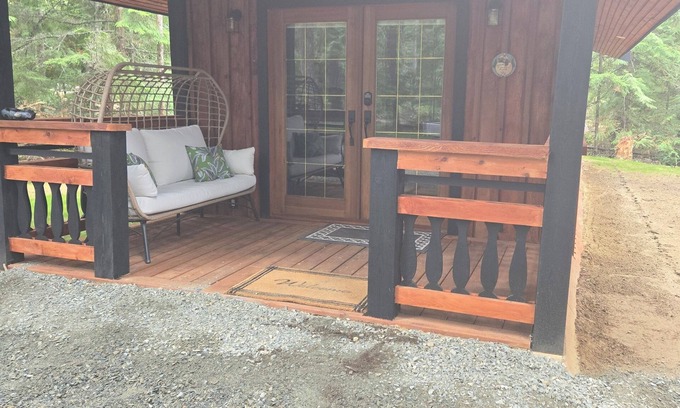 Regional District of Nanaimo Cabin | Charming cabin in outside lovely coombs on 10 acreas veryprivate