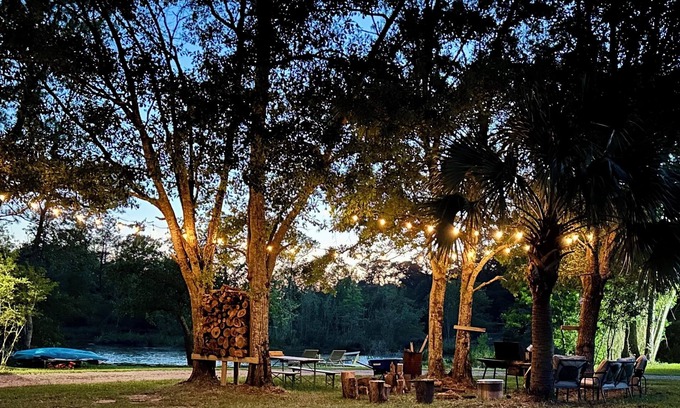 Biloxi Cabin | Charming Cabin in Biloxi by water private rd 4 acre lot! Shop, beaches, casinos!