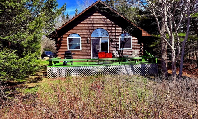 Seal Cove Cabin | Charming cabin in phenomenal Seal Cove ME