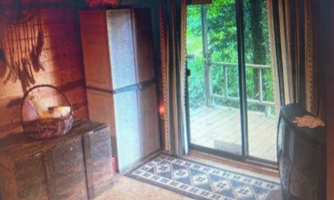 Clayton Cabin | Charming cabin in the Heart of the Choctaw Nation with spectacular view.