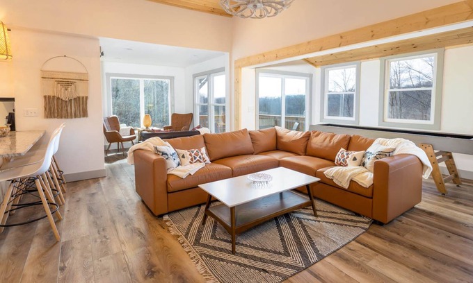 Newland House | Charming Cabin Near Adventures