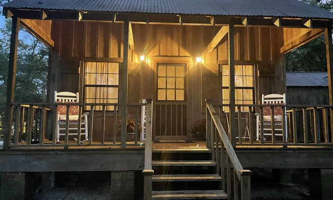 Tangipahoa Parish Cabin | Charming cabin on the banks Tangipahoa River