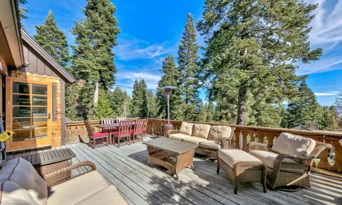 Tahoma Cabin | Charming cabin on the Lake!